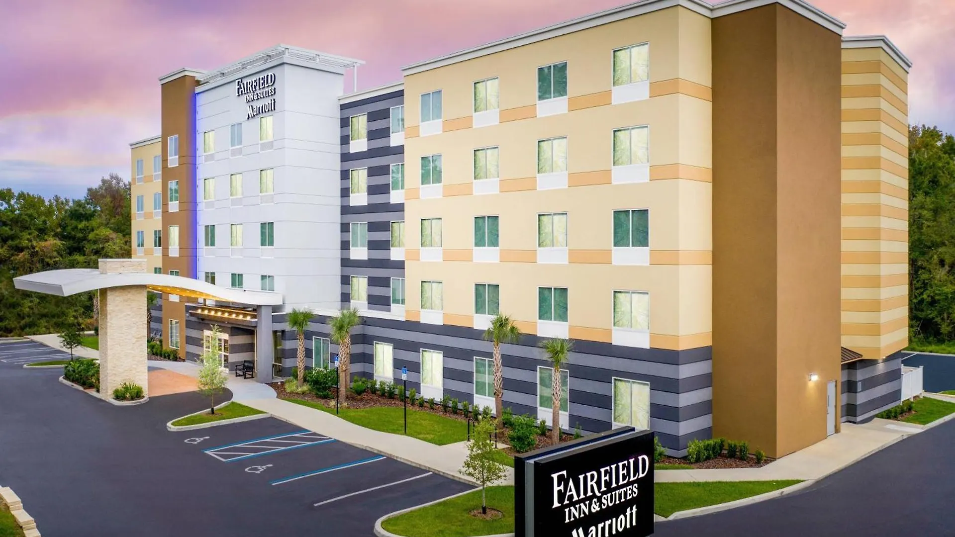Staying in Florida: 7 Fairfield Inn Hotels Compared