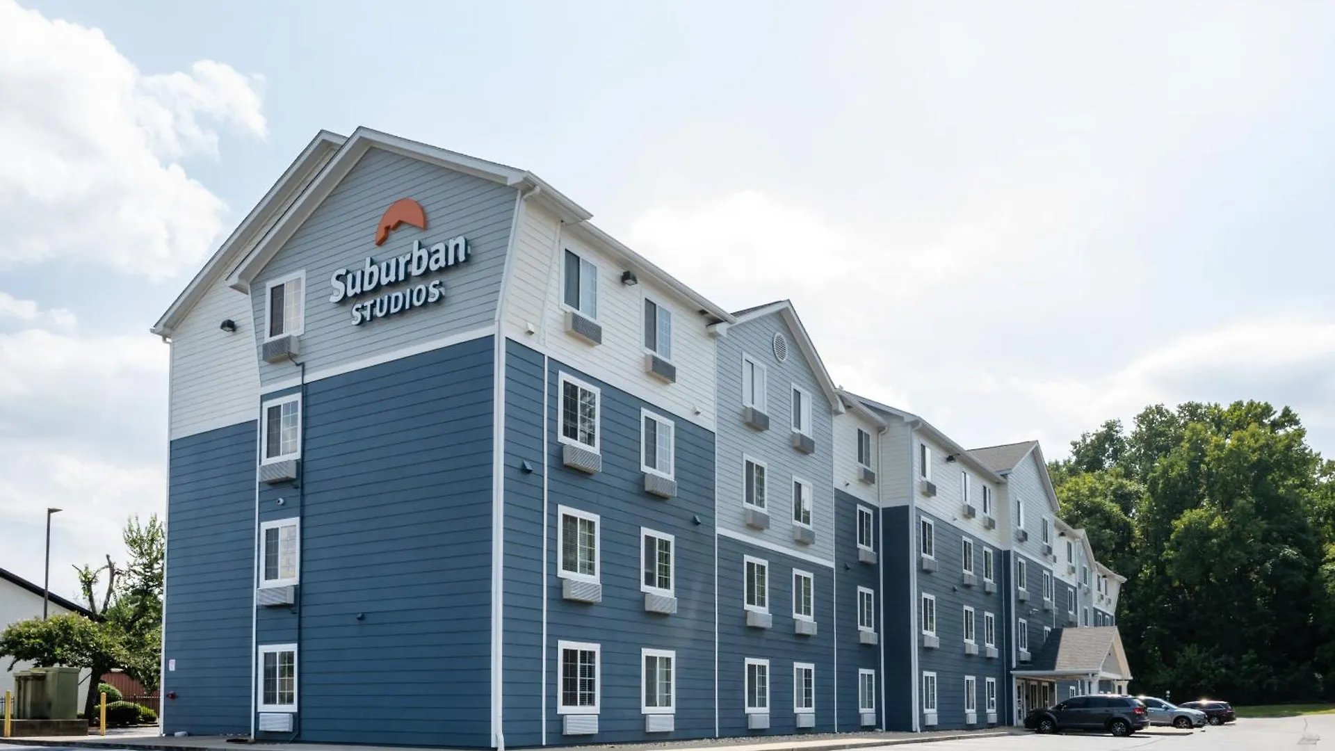 Where to Stay in the US: 11 Suburban Studios Hotels Worth Booking