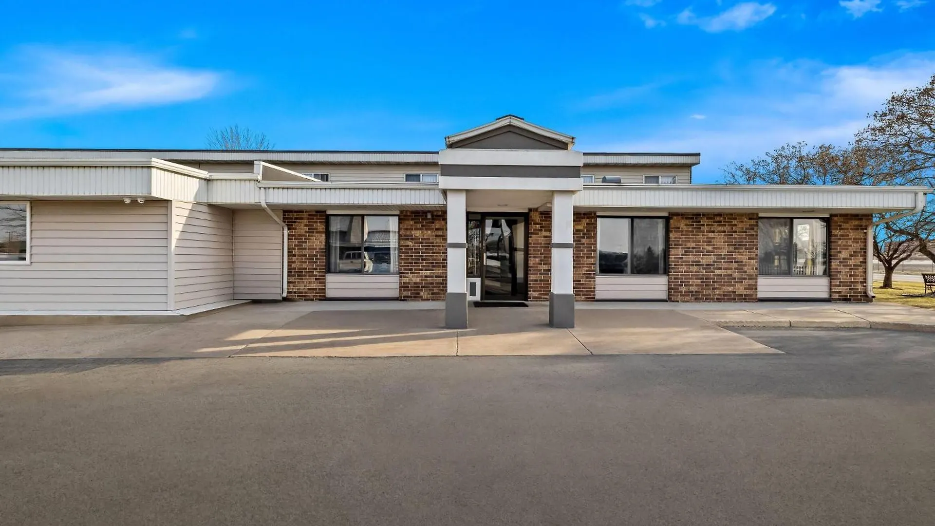 4 Airport Hotels Near Time Out, Fond du Lac Worth Booking