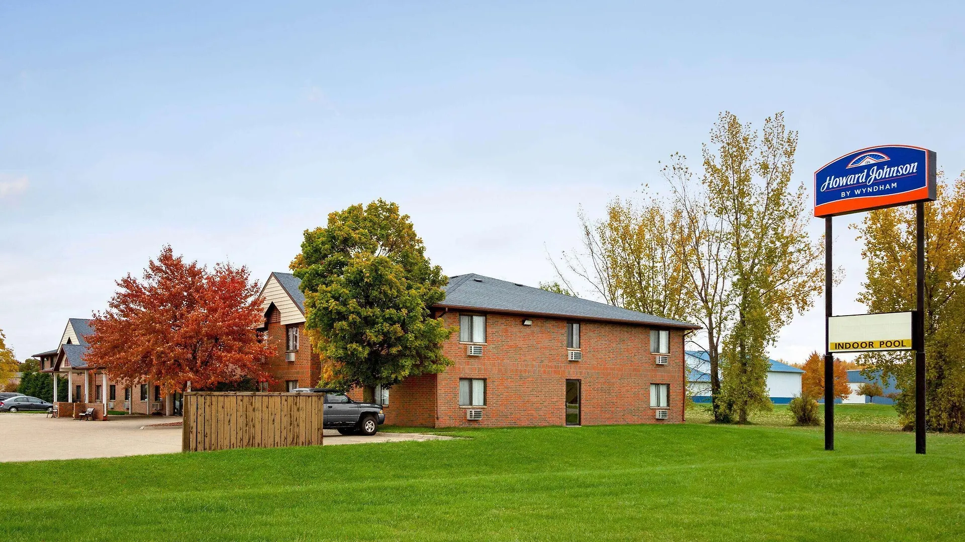 Staying Near Gates Park: 2 Business Hotels Compared